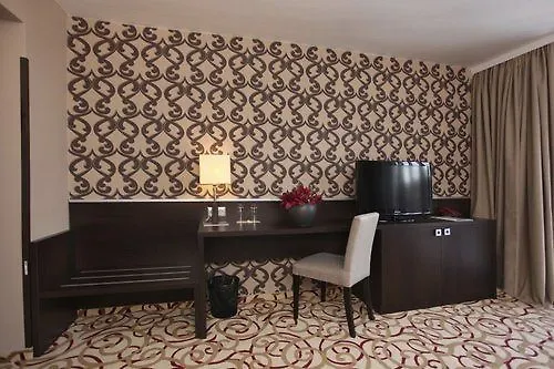 Platinum & Casino
